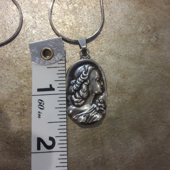 ❤SOLD❤Vintage Sterling Art Nouveau Lady Pendant - Picture 4 of 8